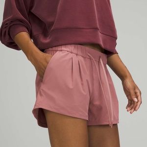 Lululemon Stroll at Sundown Mid-Rise Shorts in Spiced Chai